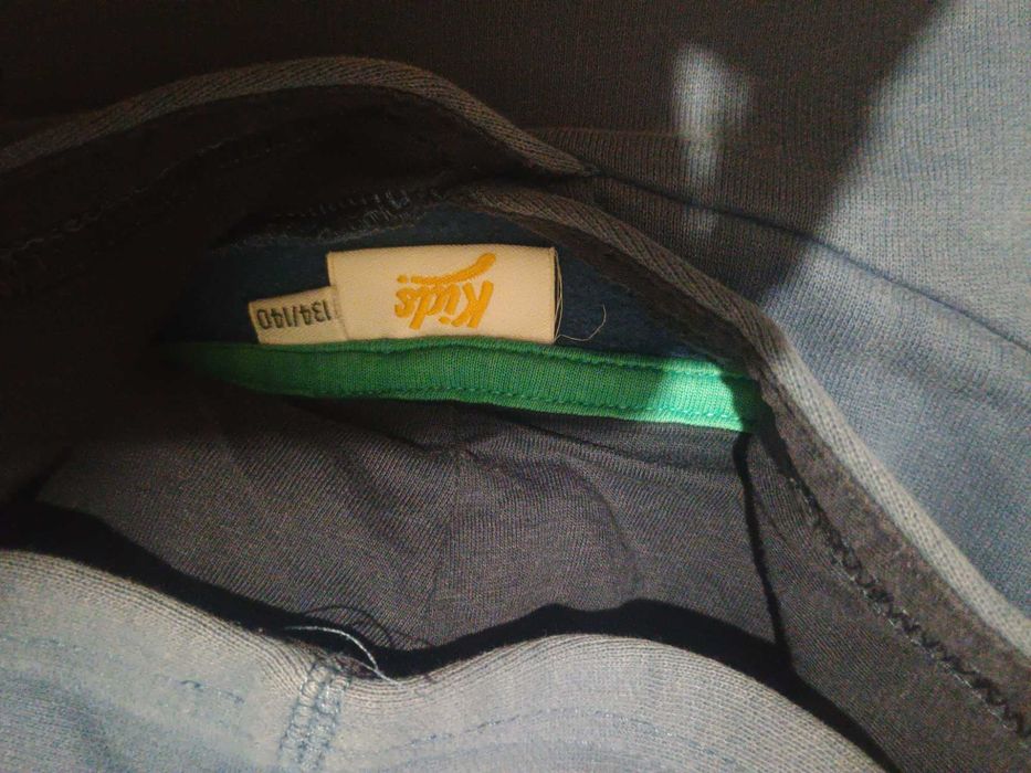 Bluza dresowa z kapturem 134/140