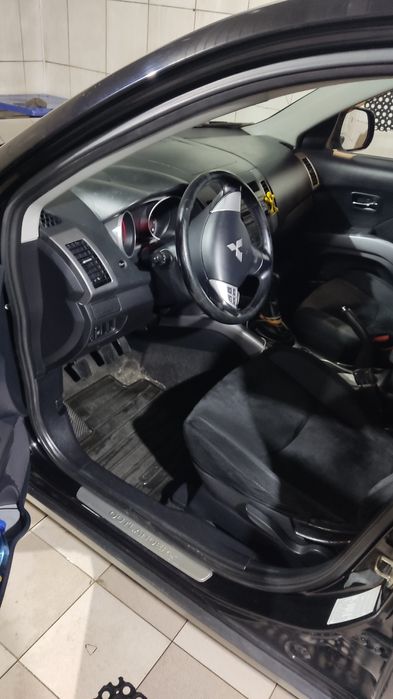 Продам надійний автомобіль на повному ходу, робить нічого не треба