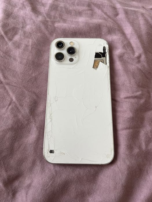 Iphone 12 pro max 512 GB ( Задняя крышка побита )