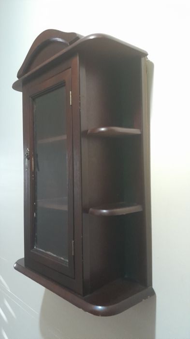 Estante com 50 cm de altura por 34cm de largura