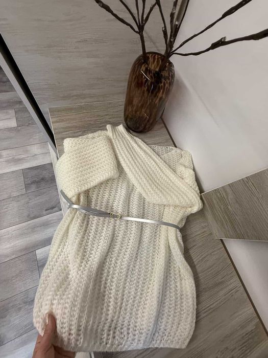 Модний светр павутинка