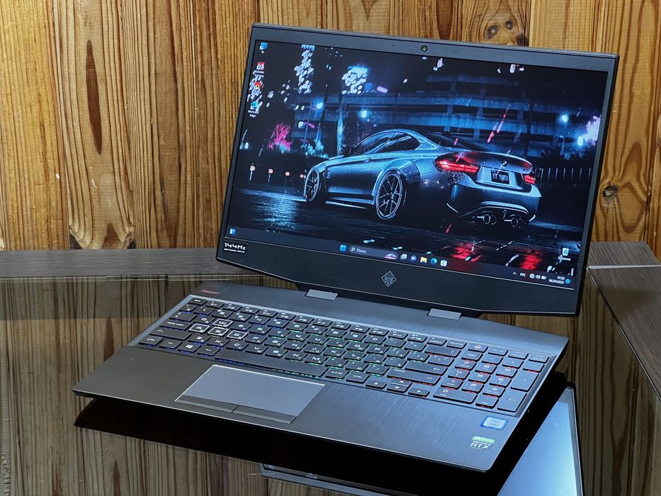 HP Omen 15, RTX2060, 144hz, I7 9750h
