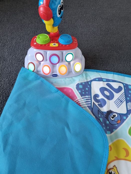 Tapete musical Chicco salta e dança