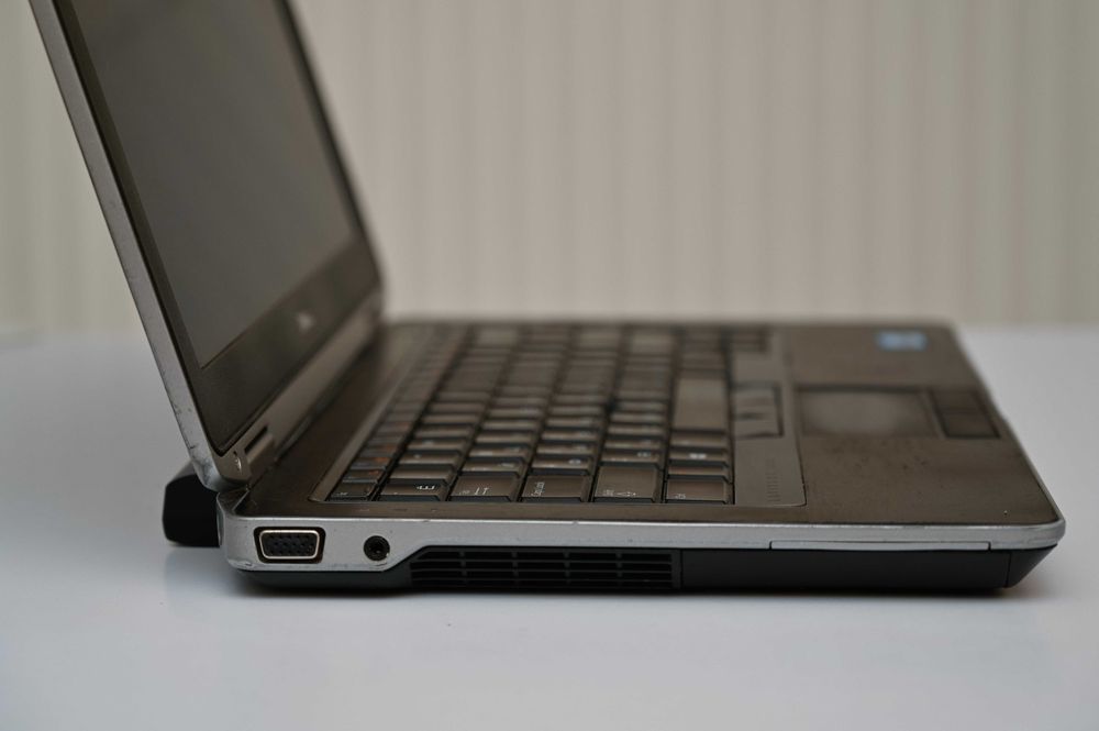Dell Latitude E6330 (i5-3320M|6GB|500HDD|128SSD)