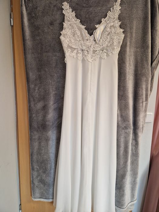 Biała suknia Venitti