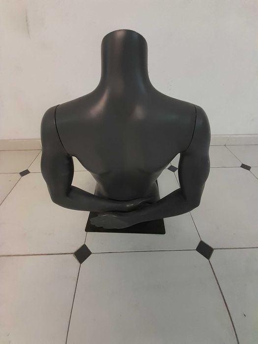 Manequim mulher com base para mesa