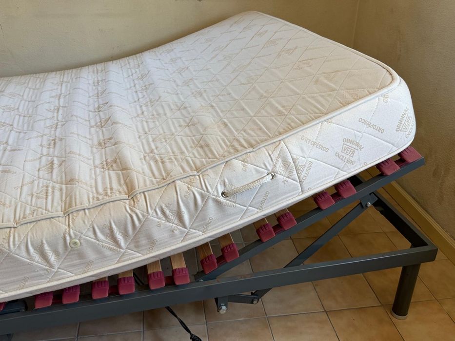 Cama elétrica articulada