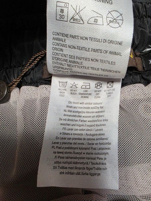 Плавательные шорты Louis Vuitton.