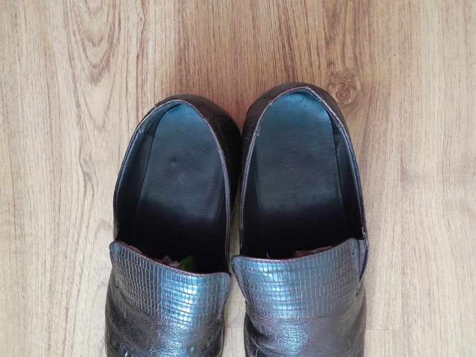 Продам кожаные  туфли  р.44