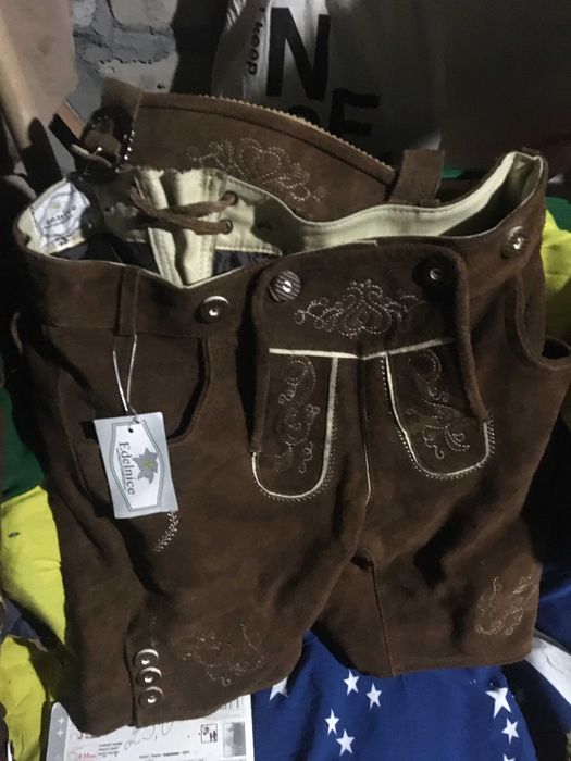 одяг  із замші куртки і  штани  шорти