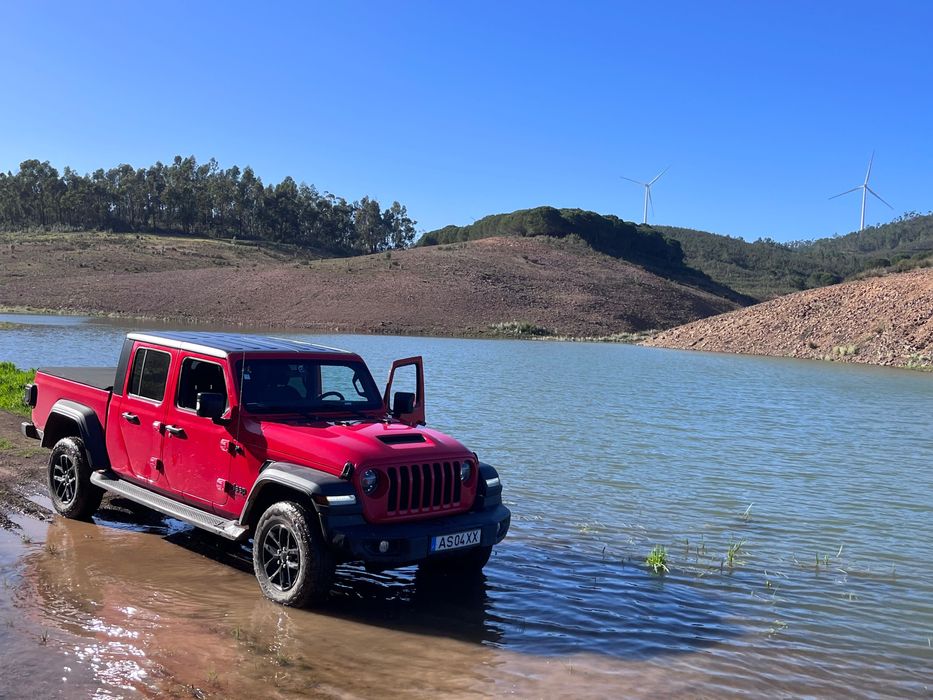 Jeep Gladiator with Alu-Cab rooftend64846549362177123