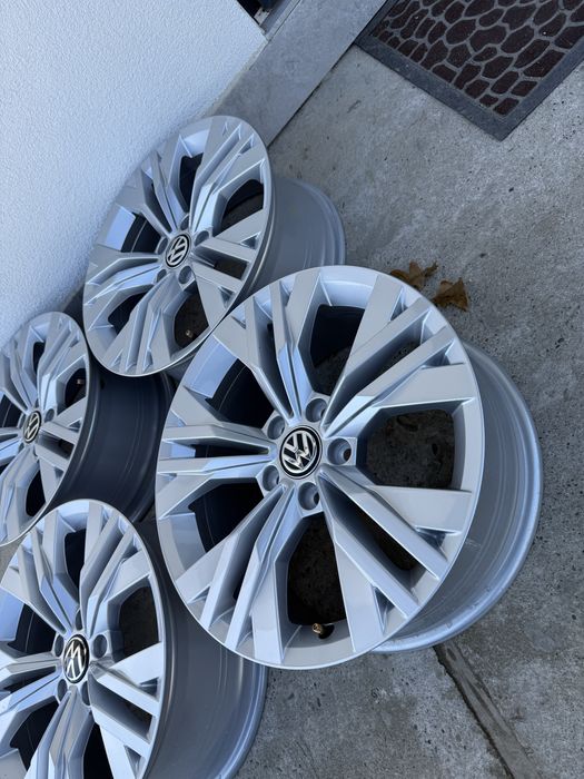 Диски 17 5.112 ЕТ38 7Jx17H2 VW B8 Arteon