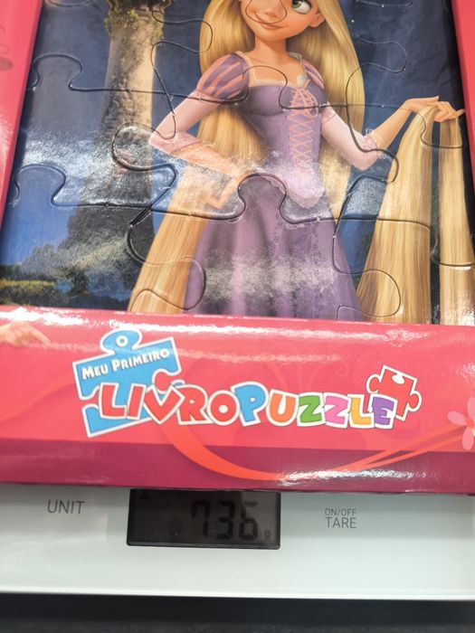 Livro Rapunzel livro Puzzle 
Sabes onde colocar as peças do puzzle? 
J