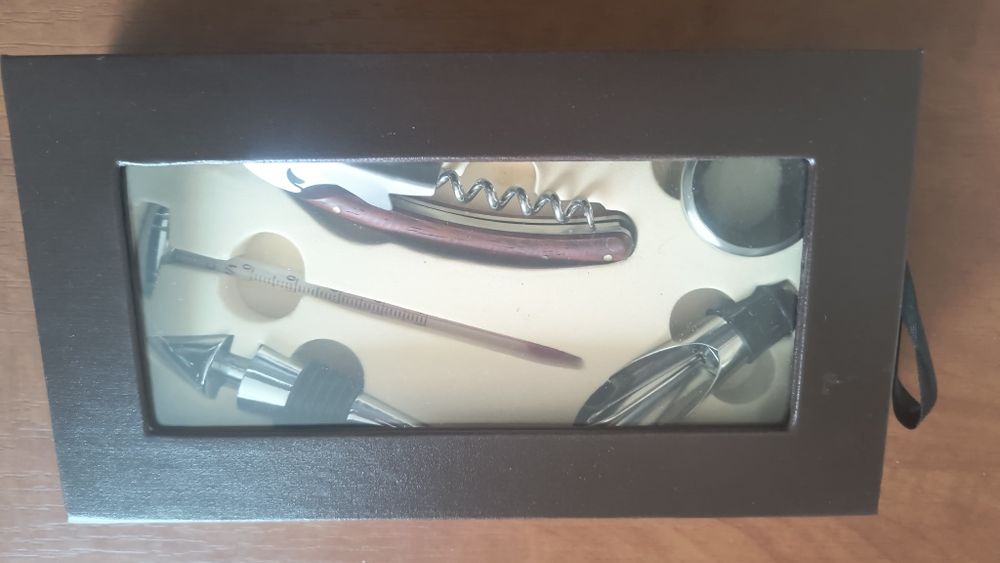 Zestaw do wina na prezent