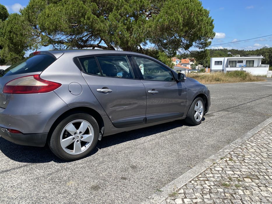 Carro em muito bom estado