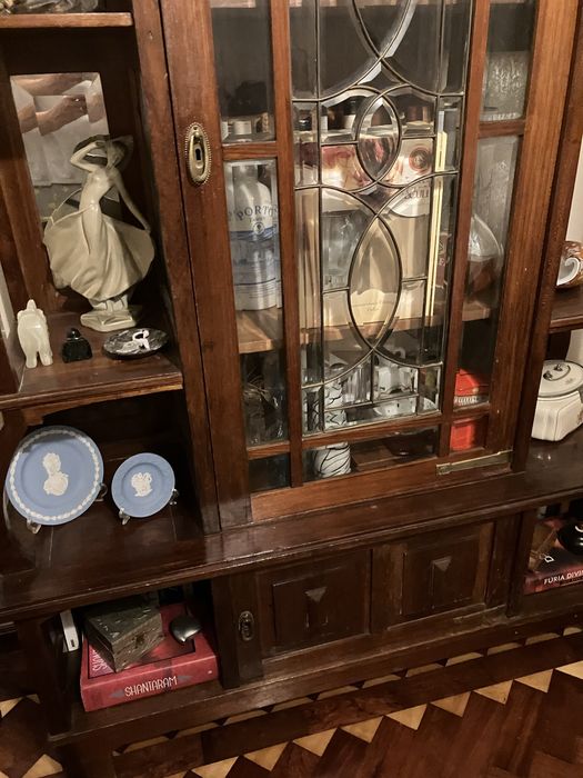 Movel  cristaleira Arte Nova