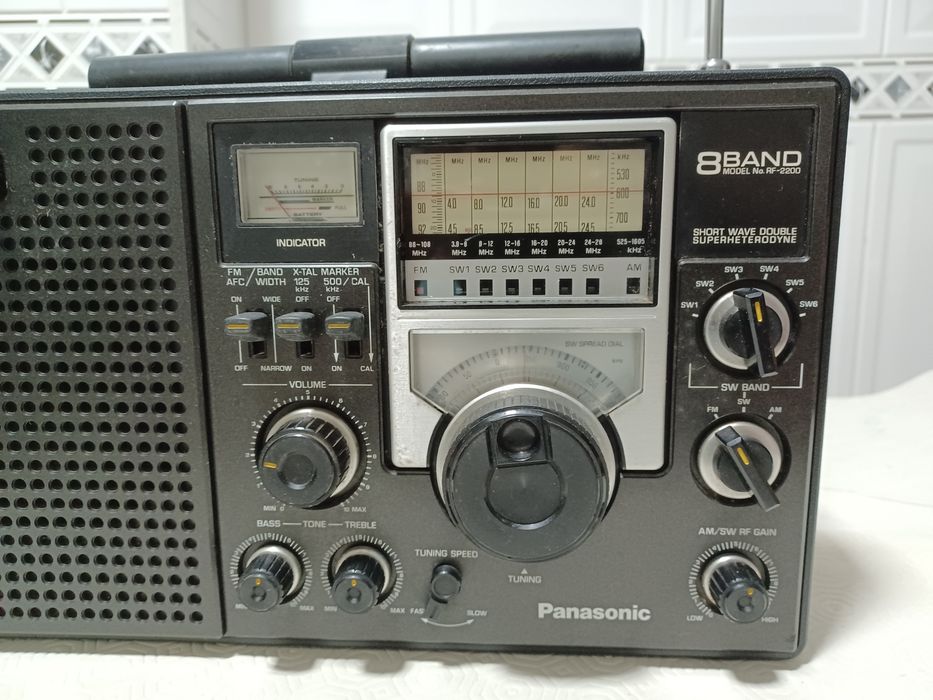 Radio de 8 Bandas