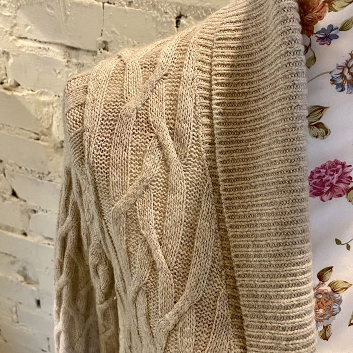 Piękny jasny sweter LOFT z dobrego materiału
