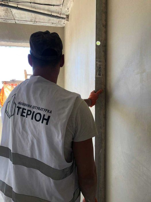 Стяжка підлоги напівсуха машинна штукатурка стін стен
