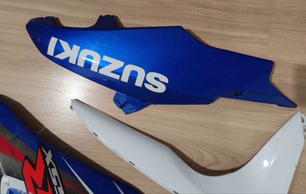 Owiewką Suzuki GSX-R 600-750 k8k9L0