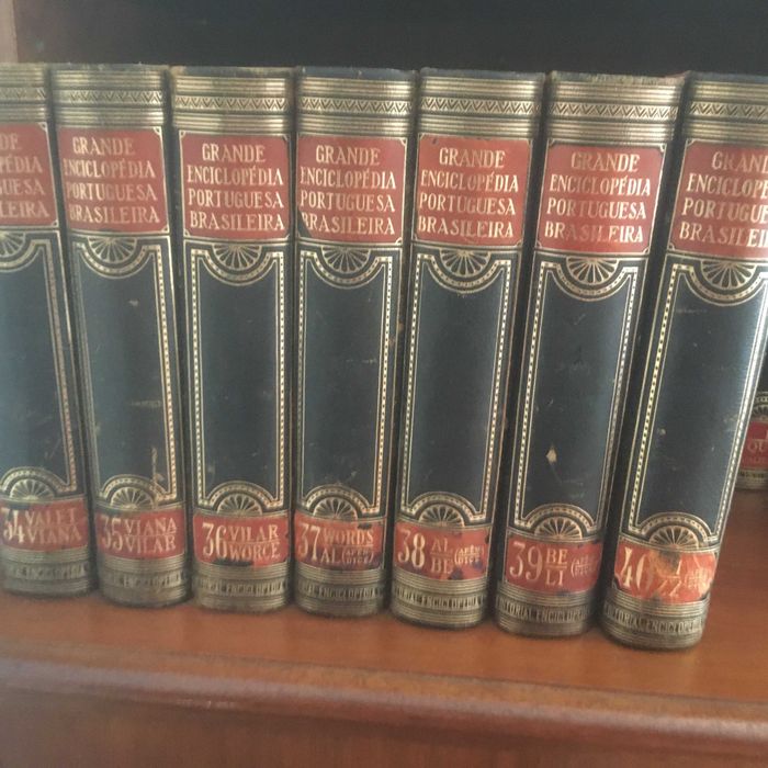 Enciclopédia Portuguesa e Brasileira: 50 Volumes de História e Cultura