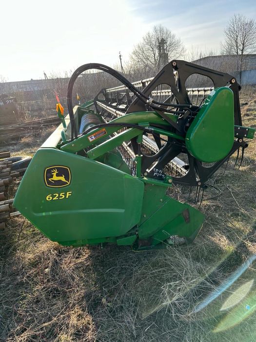Жниварка John Deer 625f