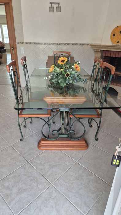 Mesa de cerejeira  com ferro mais bar com mesa evdois bancos