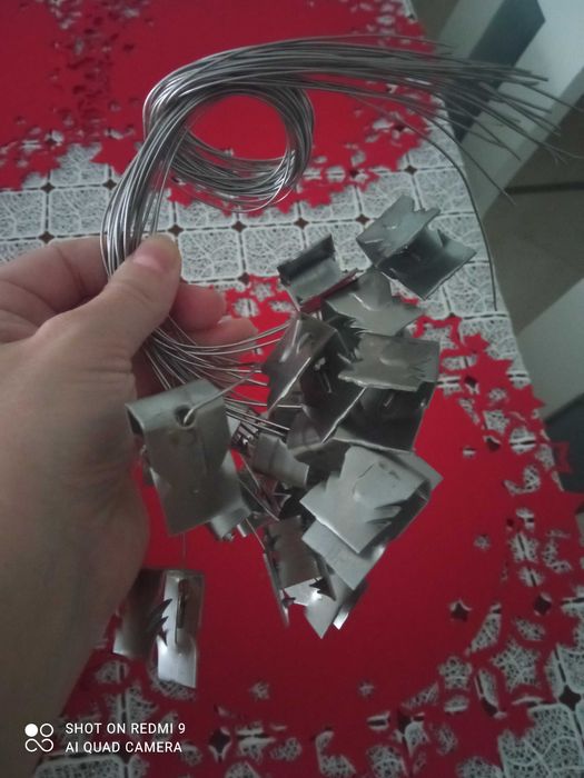 Taśma dekarska fix, spinki do dachówki, stopień kominiarski, farba IVT