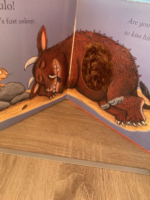 The Gruffalo. Julia Donaldson. English