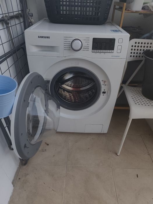 Vendo máquina de lavar Samsung.