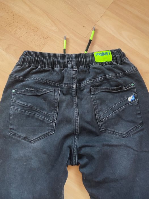 Продам утеплені джинси на хлопця  підлітка 170см,