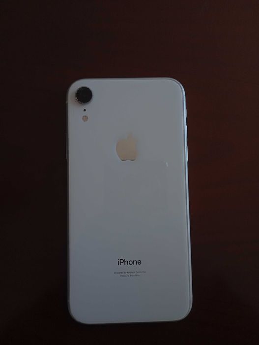 iPhone XR branco 128gb