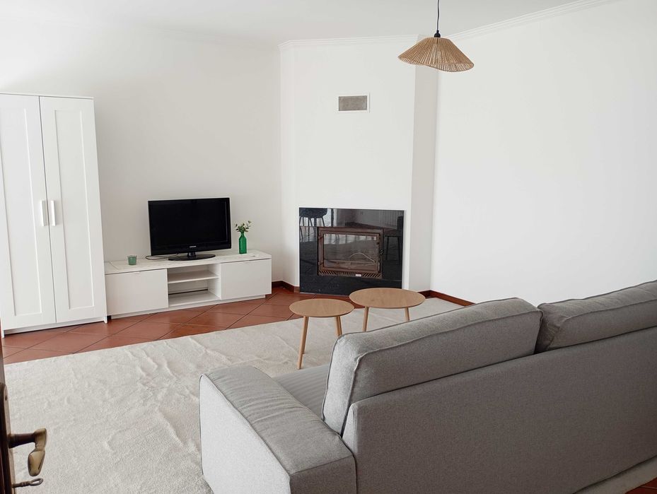 Arrendo quarto com WC privado
