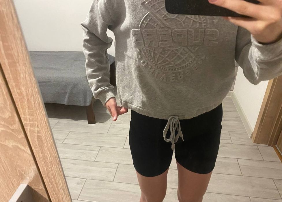 Сіре худі з довгими рукавами