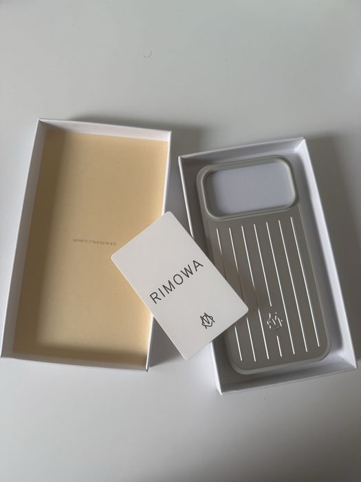 Rimowa case na iphone 17 pro max