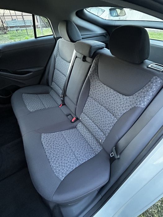 Hyundai Ioniq hybrid blue
