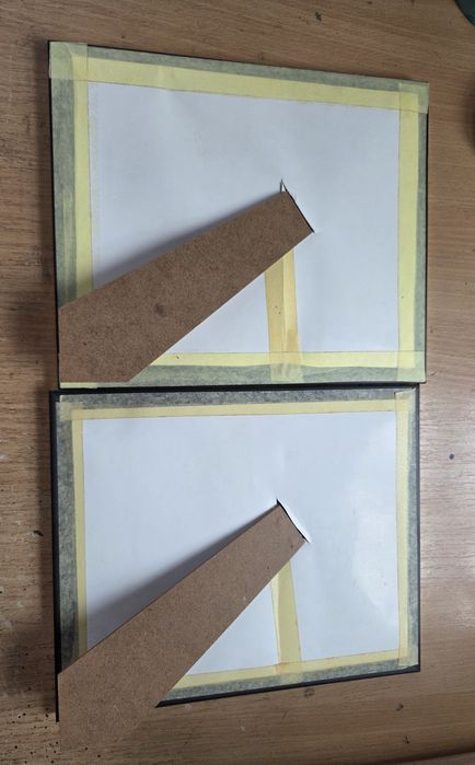 Дві вишиті ікони в рамках