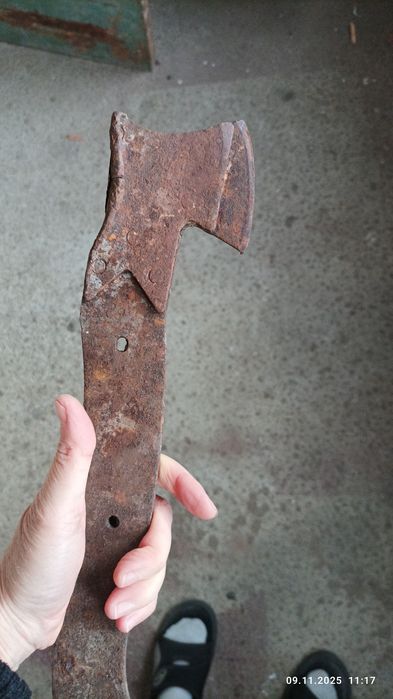 Сапка и топорик.  Всё по 50 грн