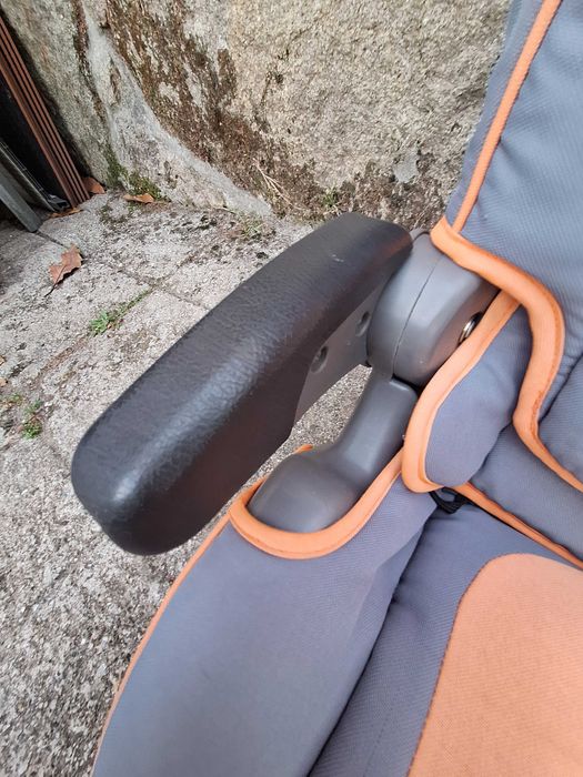 Vendo cadeira auto da marca Zippy (15-36 kg)