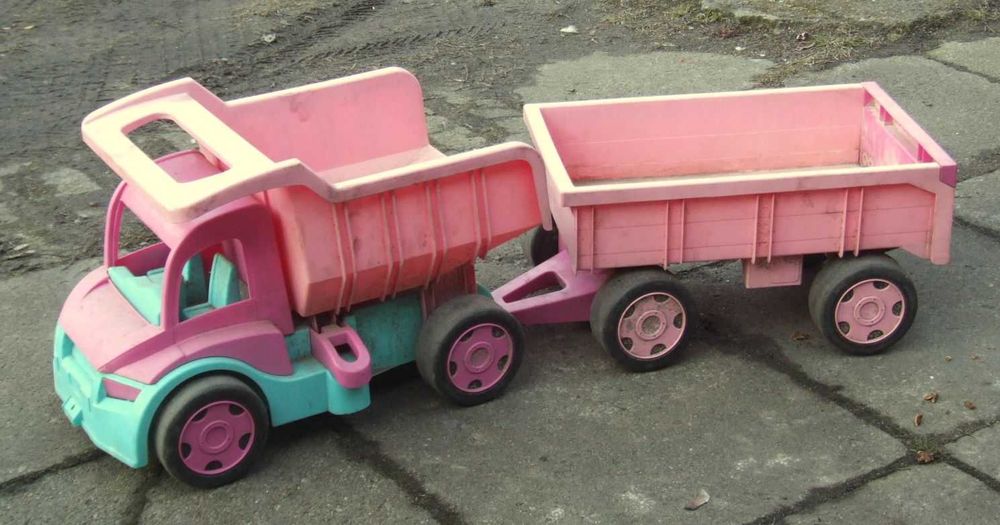 Duże zabawki ładowarka-traktor na pedały z turem. Wywrotki z przyczepą