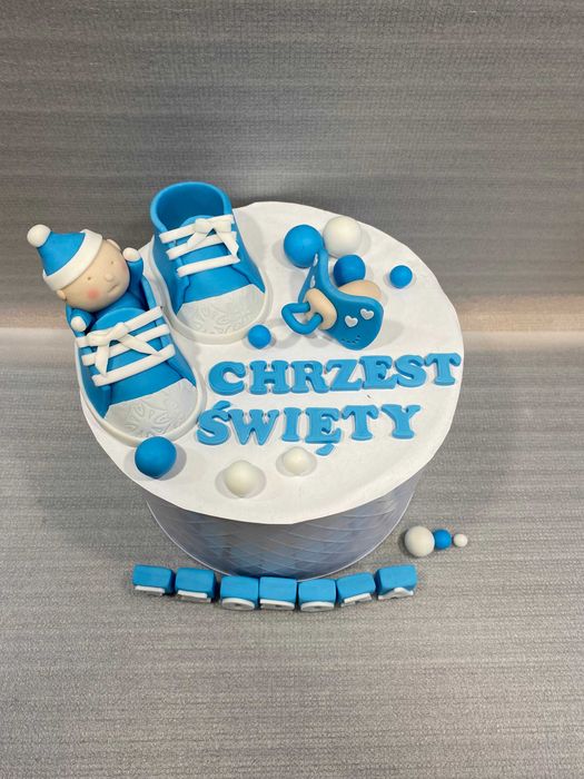 Dekoracja z masy cukrowej na tort na chrzest