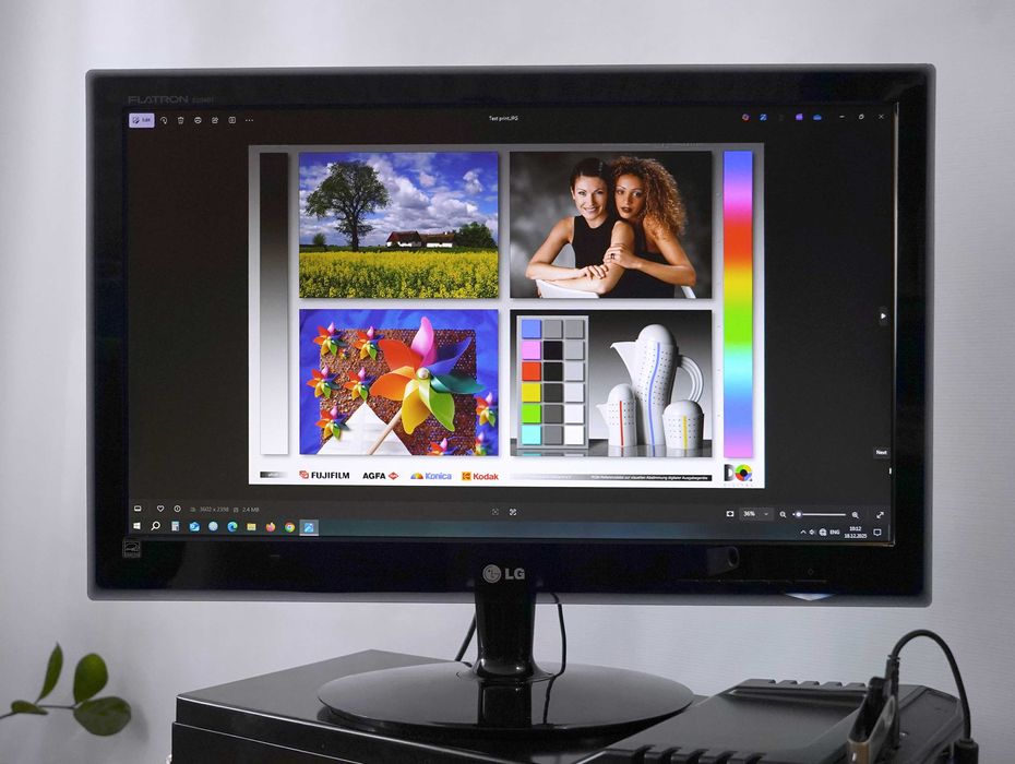 Монітор 23" LG Electronics Flatron E2340T