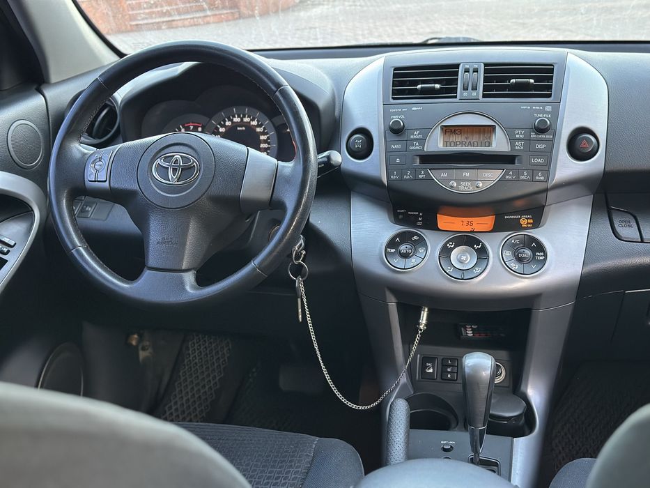 Продам Toyota RAV4 2007 2.0 бензин полный привод