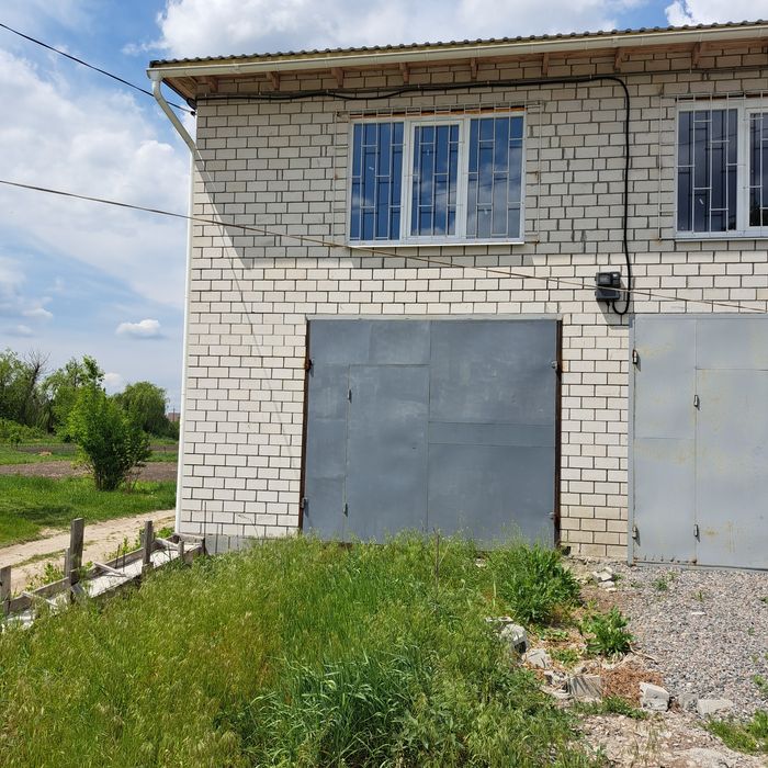 Продам двоповерховий гараж