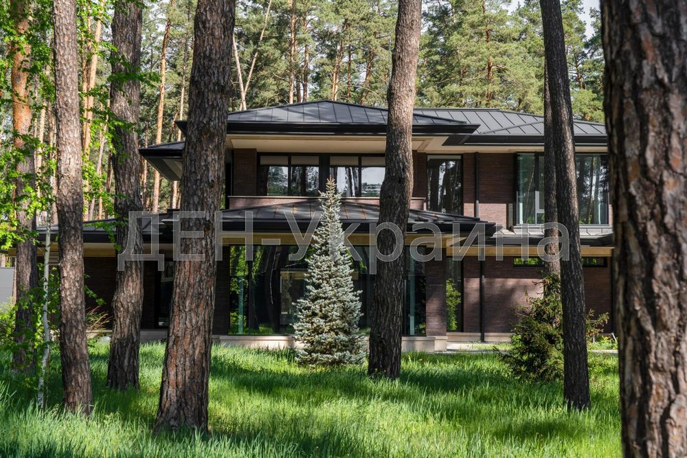 Продаж сучасного домоволодіння у мальовничому лісі, 40 км. від Києва