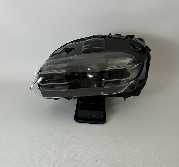 Porsche Taycan фара фари передні оптика передня наявність 9J1941031F