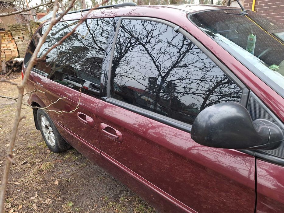 Crysler Voyager LX 2003