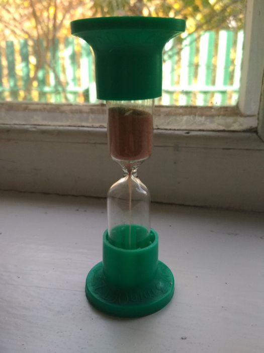 Продам часы песочные