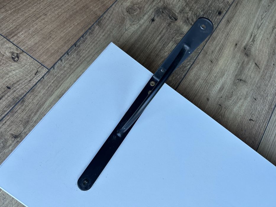 Biala wisząca półka np na książki szerokosc 81 cm - gruba porzadna