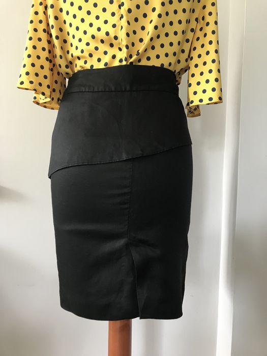 Zara czarna falbana baskinka len 36